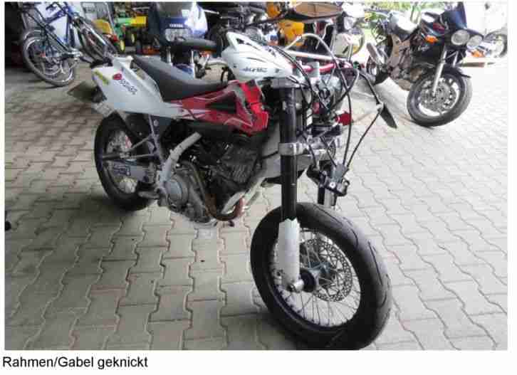 Motorrad Husqvarna SMR 125 Unfallmotorrad Benzin