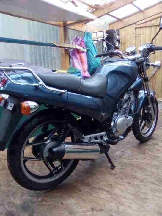 Motorrad Hyosung 125 er Klasse Bj. 2000 ....18000 Km !