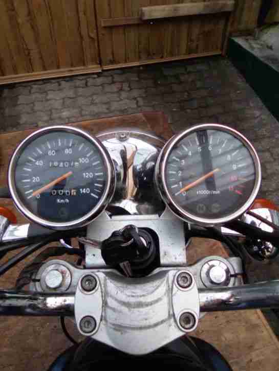 Motorrad Hyosung 125 er Klasse Bj. 2000 ....18000 Km !