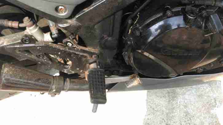 Motorrad - KAWASAKI GPZ 500 S - mit Unfallschaden