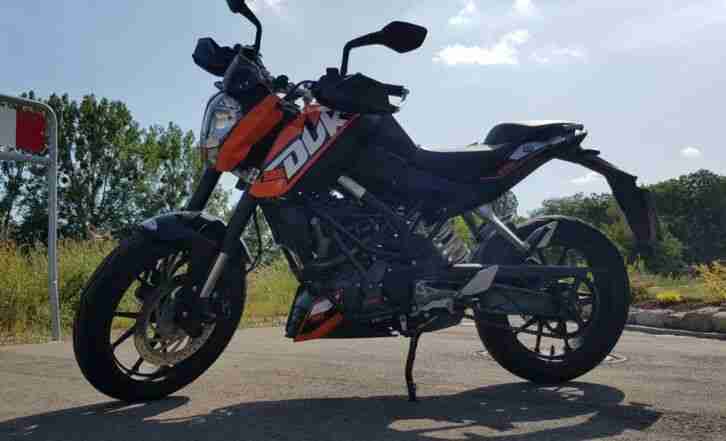 Motorrad KTM Duke 125 , ABS