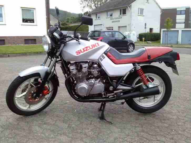 Motorrad Suzuki