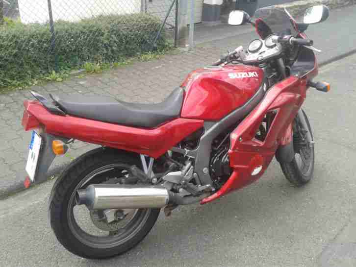 Motorrad Suzuki GS 500 E metallic rot in Vollverkleidung