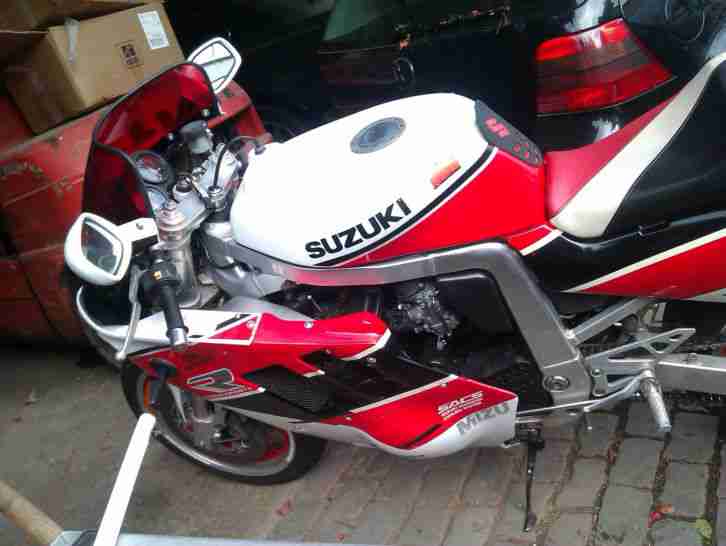 Motorrad GSX R750