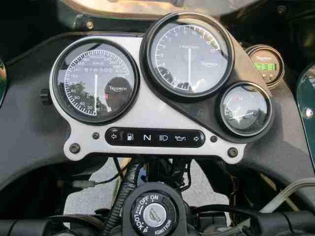 Motorrad Triumph 900 Sprint---Preis VB