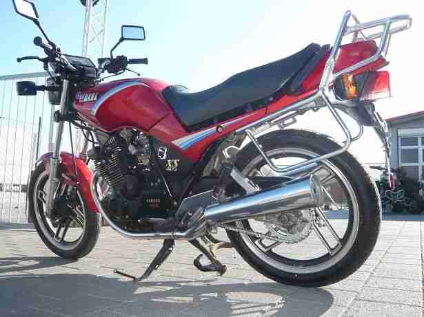 Motorrad YAMAHA XS400 Oldtimer mit erst 27
