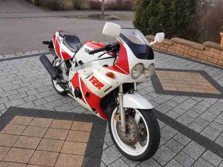 Motorrad, Yamaha FZR 400 Genesis