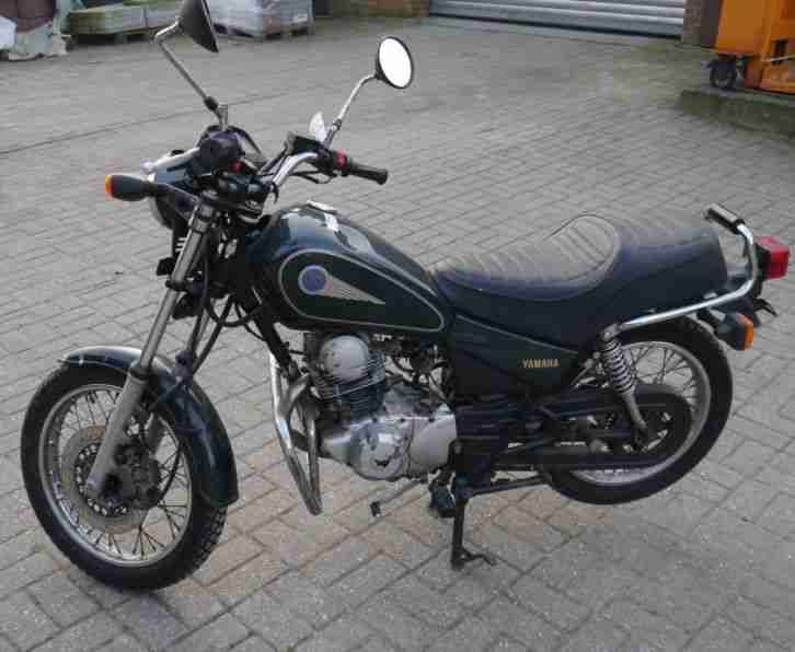 Motorrad Yamaha SR 125