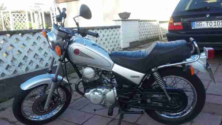 Motorrad Yamaha SR 125, Un und Umfall frei