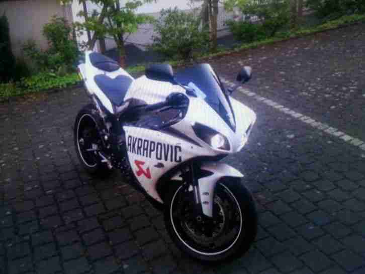 Motorrad Yamaha r1 rn22 akrapovice carbon