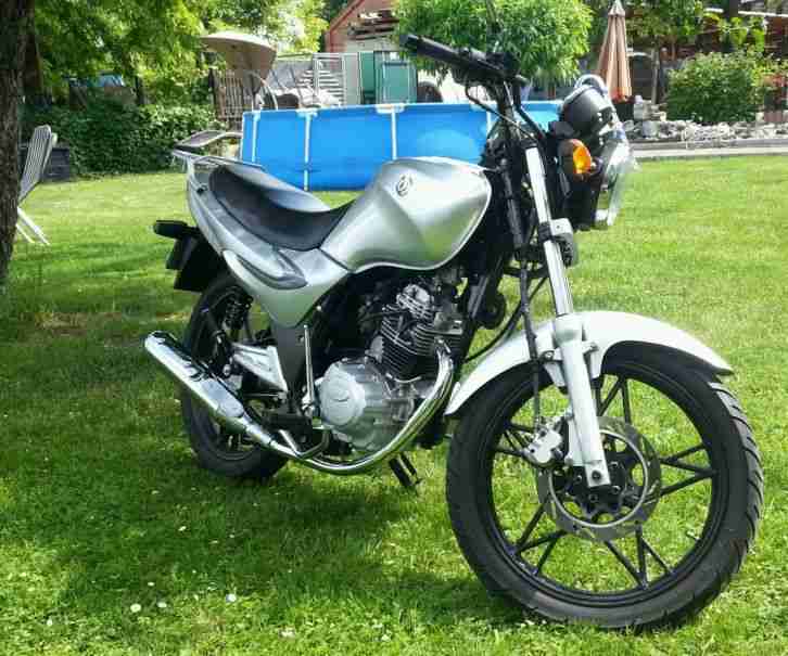 Motorrad im Neu Zustand , SYM 125 XS 125-K TÜV neu bei Übergabe