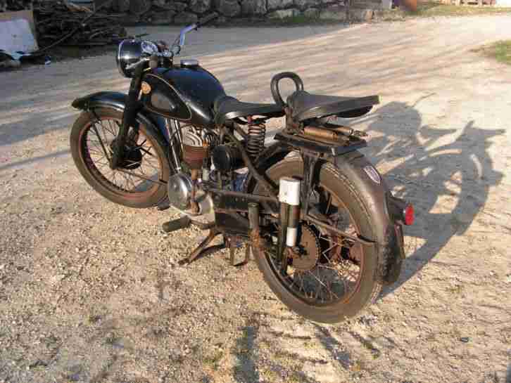 Motorradoldtimer Zündapp von 1953. Scheunenfund