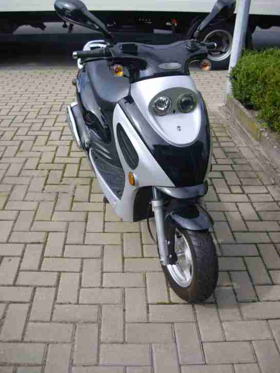 Motorroller 125ccm QINGQI SPEEDY QM125T -10A TÜV 08/2015