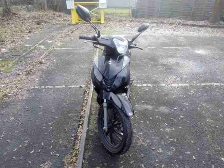 Motorroller 49 ccm Schwarz
