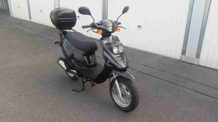 Motorroller 50 ccm. Taiwan Golden Bee funktionstüchtig inkl. Gepäckträger