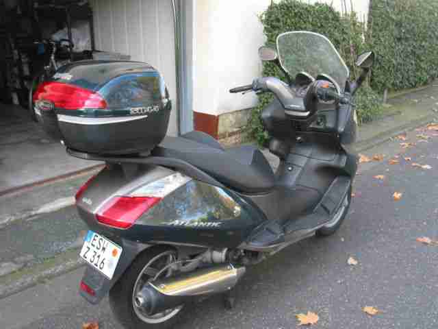 Motorroller Aprilia Atlantic 125,Bj 2005,TÜV Neu,Reifen Neu,km 25000,TOP---lesen