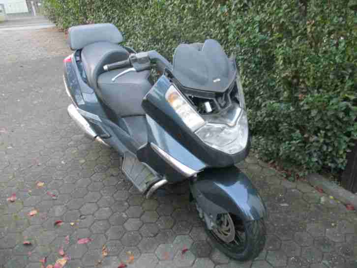 Motorroller Aprilia Atlantis 500 29KW Erstzulassung 26.07.2004 2 Vorbesitzer