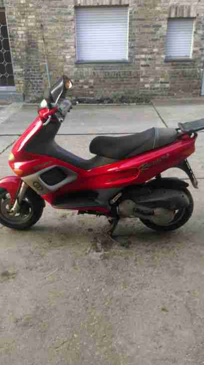 Motorroller Gilera Runner 125