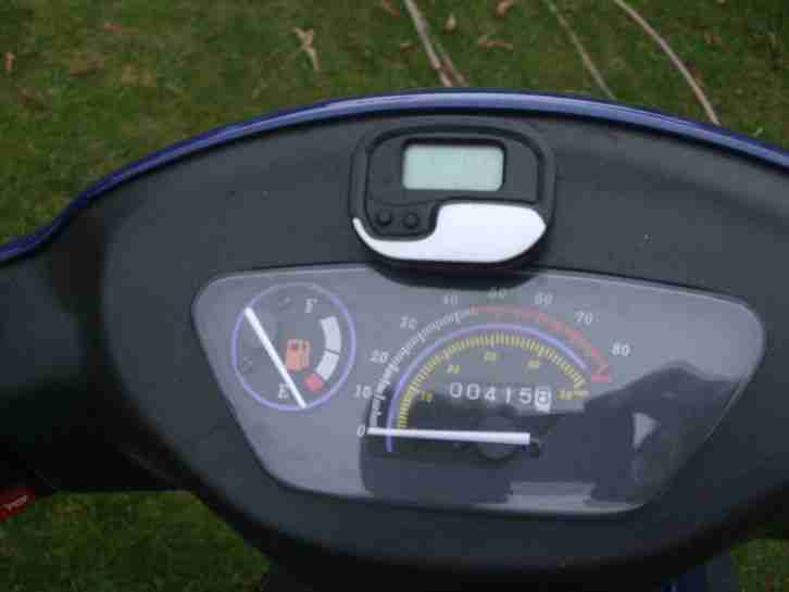 Motorroller Jack Fox nur 400km mit Versicherung