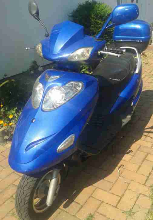 Motorroller Jonway 125 ccm Typ BA 12 an Bastler zum herrichten oder zum schlacht
