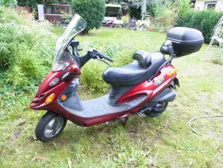 Motorroller Kymco Spacer 125 ccm gut erhaten und gepflegt BERLIN