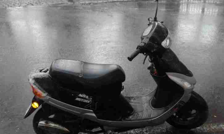 Motorroller / Moped Chinaroller YY50QT