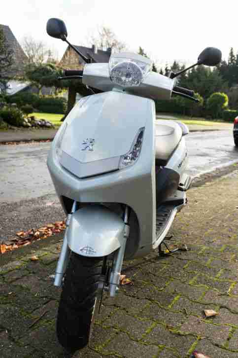 Motorroller Peugeot Vivacity fast neu, 322 km