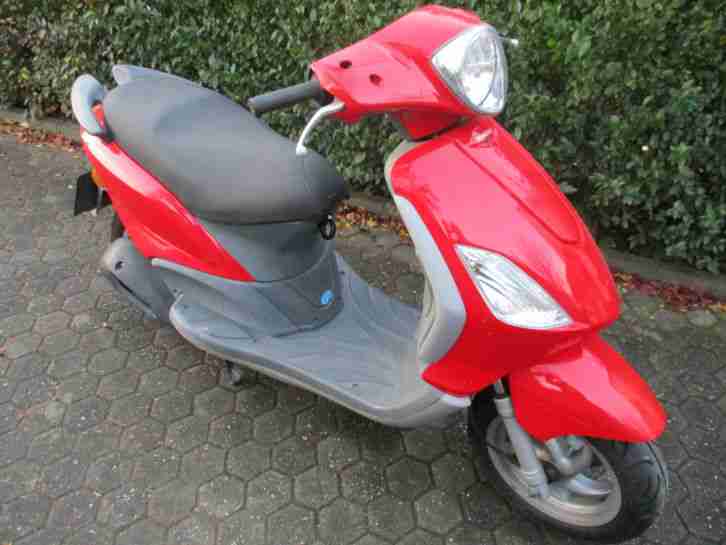 Motorroller Piaggio Fly 125 15360km 8KW 4-Takter Erstzulassung 2007