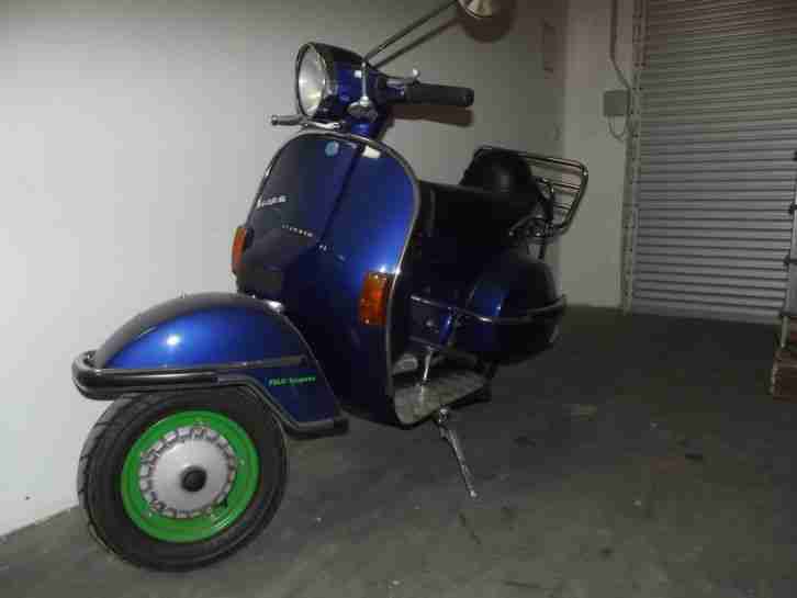 Motorroller Vespa PX 125 E Lusso.