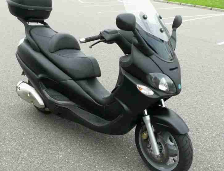 Motorroller Piaggio X9 500