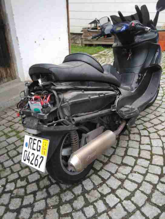 Motorroller Piaggio X9 500 an Bastler abzugeben