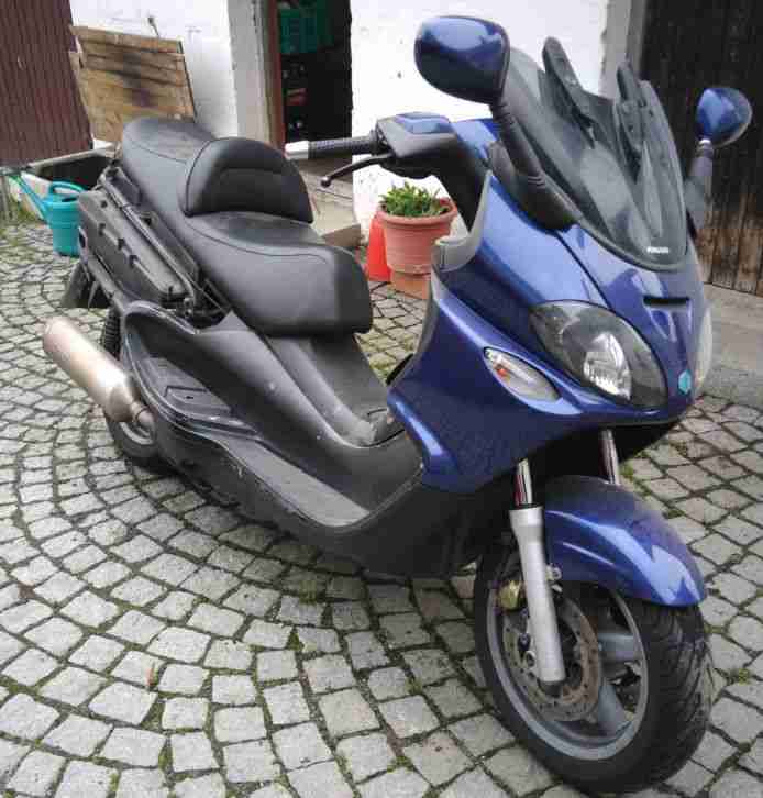 Motorroller X9 500 an Bastler