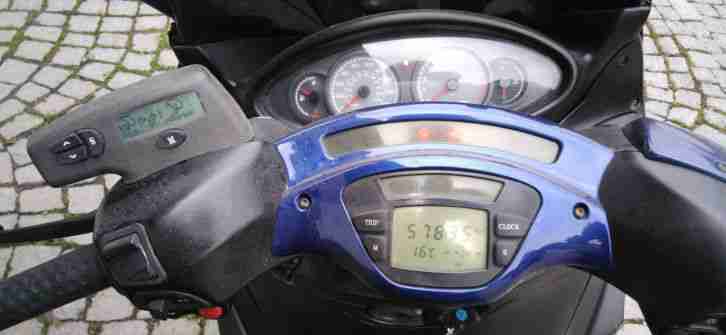 Motorroller Piaggio X9 500 an Bastler abzugeben