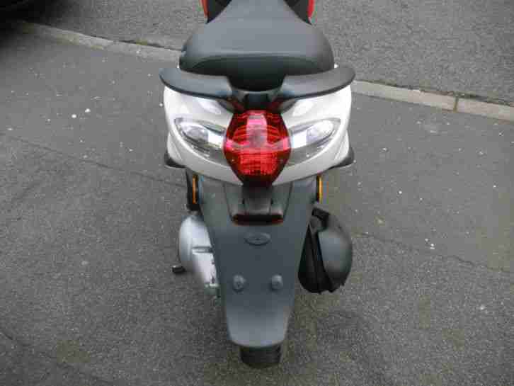 Motorroller Roller Piaggio Fly 125 Bj: 2008