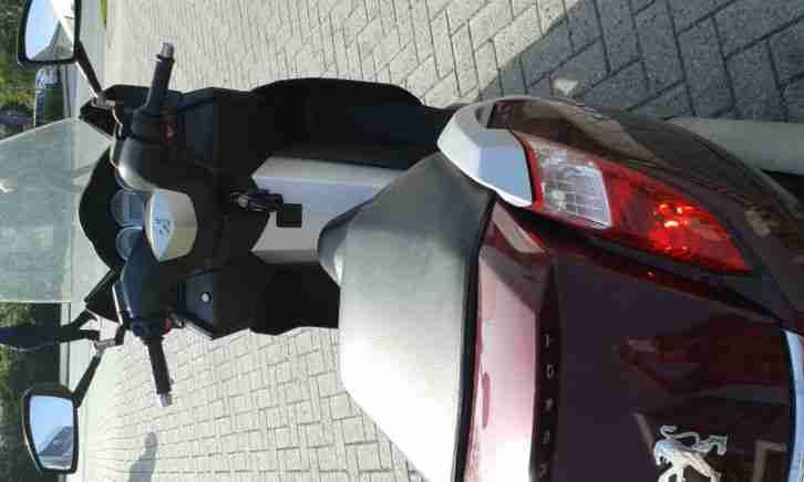 Motorroller der Extraklasse; Roller; Motorrad; Peugeot Satelis 125 4V