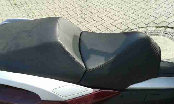 Motorroller der Extraklasse; Roller; Motorrad; Peugeot Satelis 125 4V
