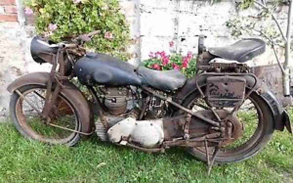 NSU 251 OSL BAUJAHR 1951 SCHEUNENFUND MIT KFZ