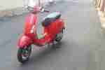 Neuwertige rote Vespa Sprint 50 ccm 2 Takter