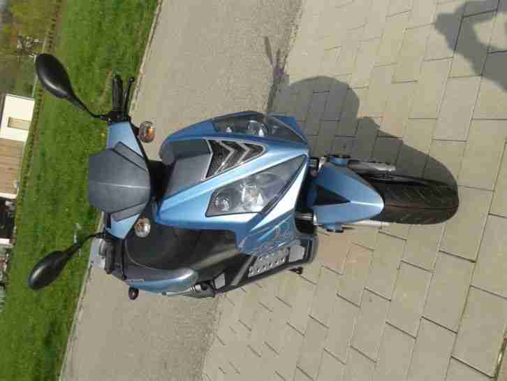 Neuwertiger Roller Tauris Samba