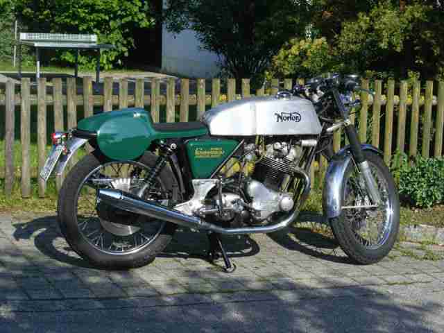 Norton Commando 850 MK 3...... Bj. 1975 • 19500 km