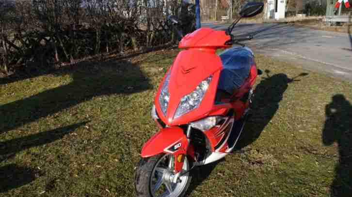 Nova Motors, Motorroller, 50 ccm 45 km/h, rot-schwarz-weiß, »GT extreme«