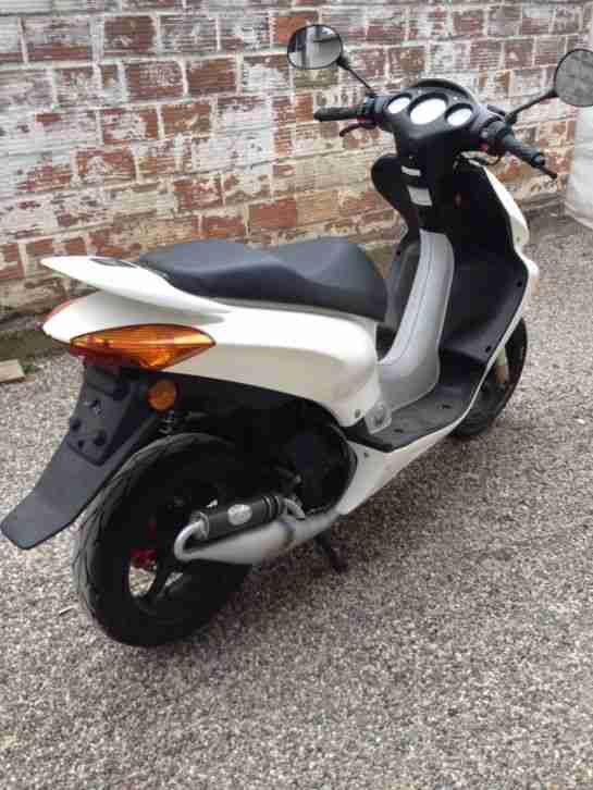 +++Nur 4404 km+++HONDA 50ccm X8RS Roller+++