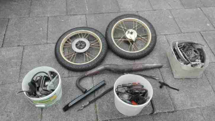 Oldtimer 1981 Yamaha RD 80 MX mit Vollverkleidung RD80 Scheunenfund 2-Takt