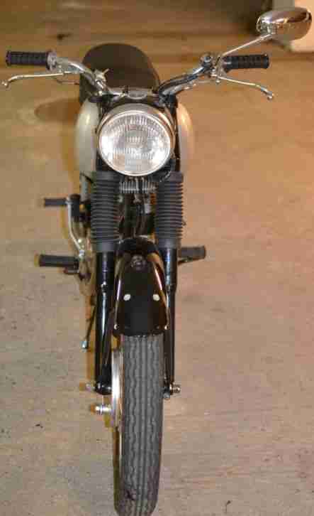 Oldtimer BSA B40 350ccm BJ 67 mit Brief