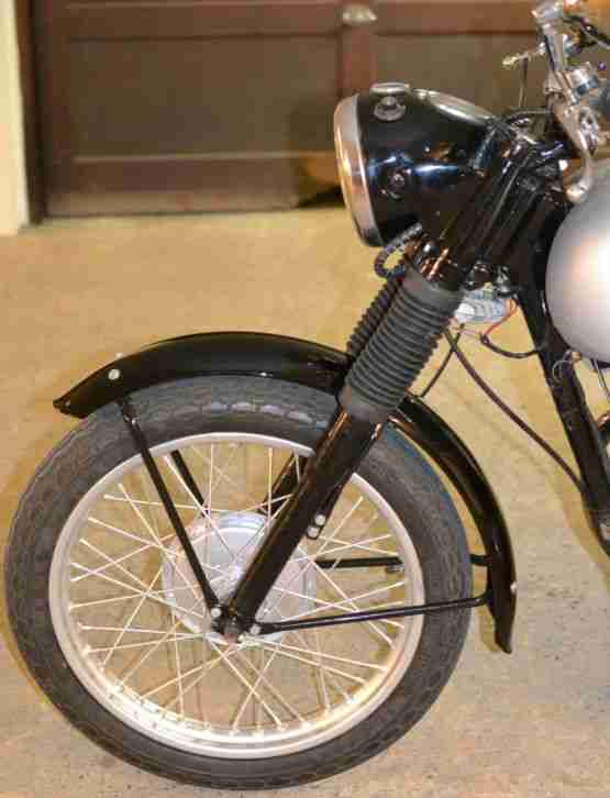 Oldtimer BSA B40 350ccm BJ 67 mit Brief