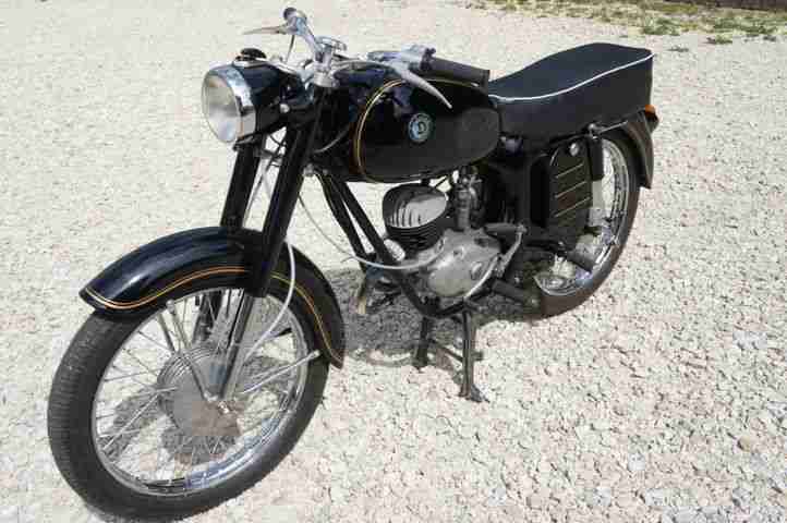 Oldtimer Danuvia 125 Motorrad