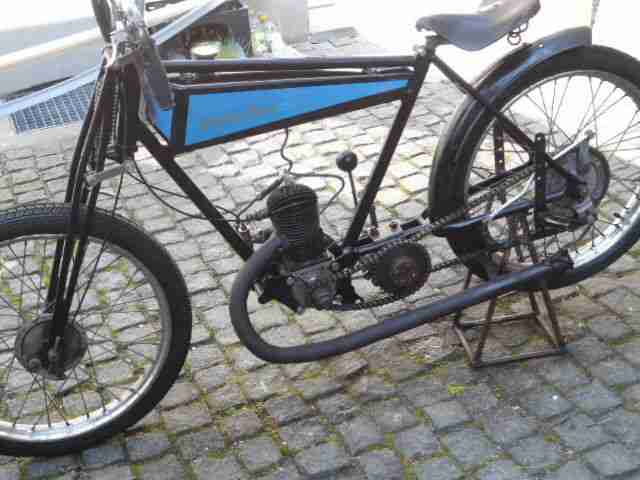 Oldtimer Monet Goyon Racer