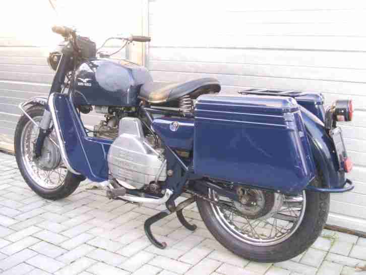 Oldtimer Moto Guzzi Nuovo Falcone Carabinieri 500 ccm ca. 15.406 KM Bj. 1974