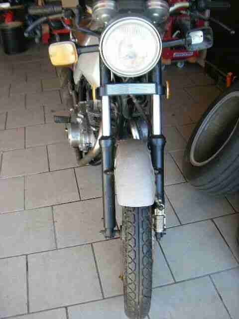 Oldtimer Suzuki GSX 250 EZ Katana 13KW 1983 Basis zum Restaurieren mit D Papiere