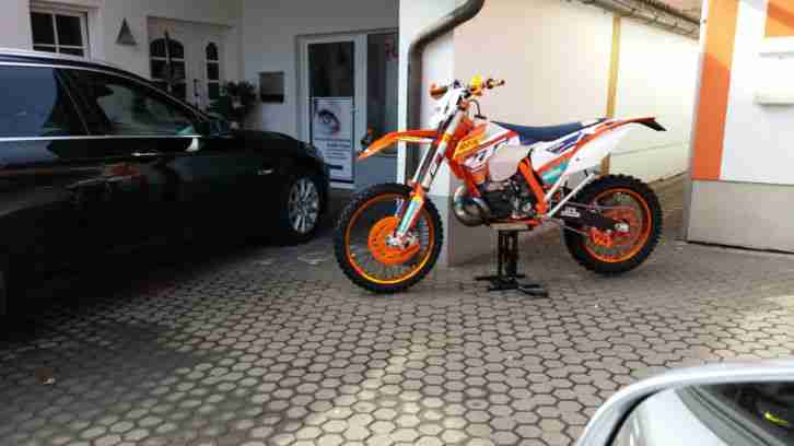 Optimierte KTM 250 EXC Factory 2 Takt 2015 mit sm Pro Platinium TM designworks